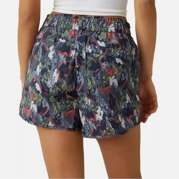 NWT Free People Movement In The Wild Printed Shorts Supernova Combo Size S - Picture 12 of 13
